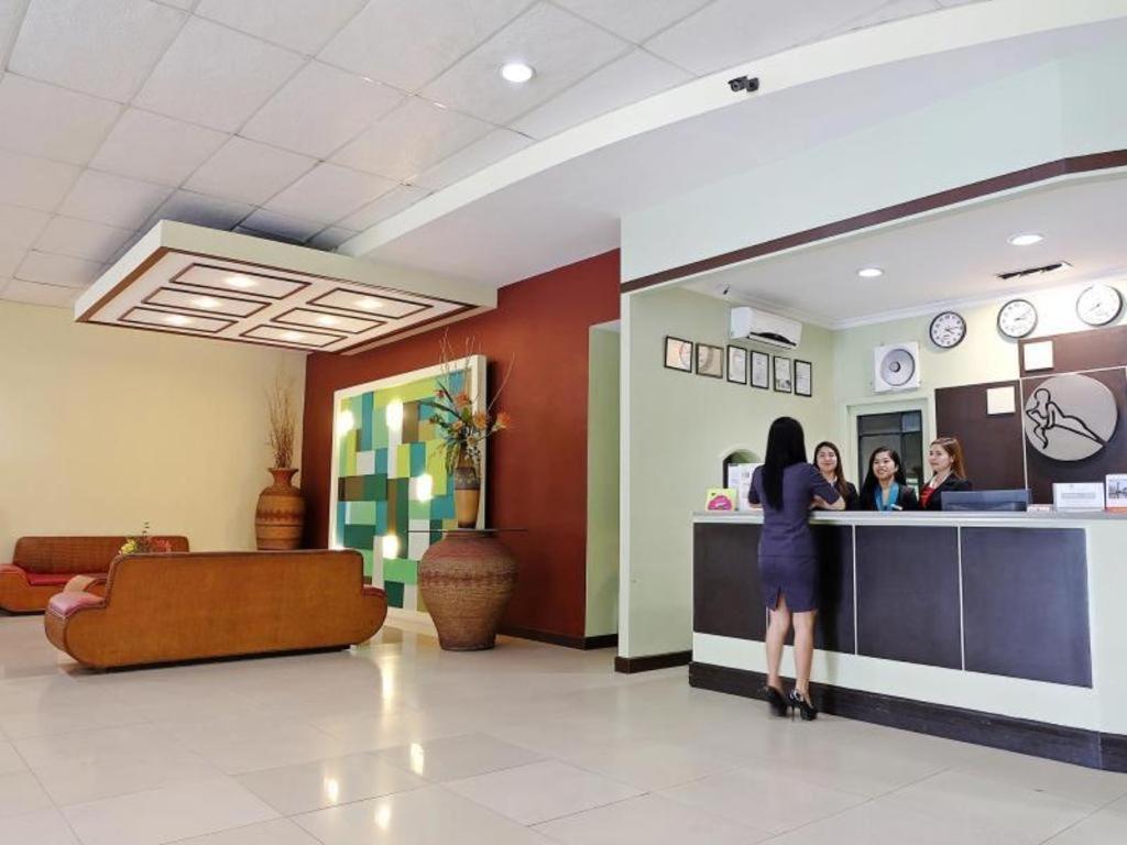 Holiday Spa Hotel Cebu Exterior foto