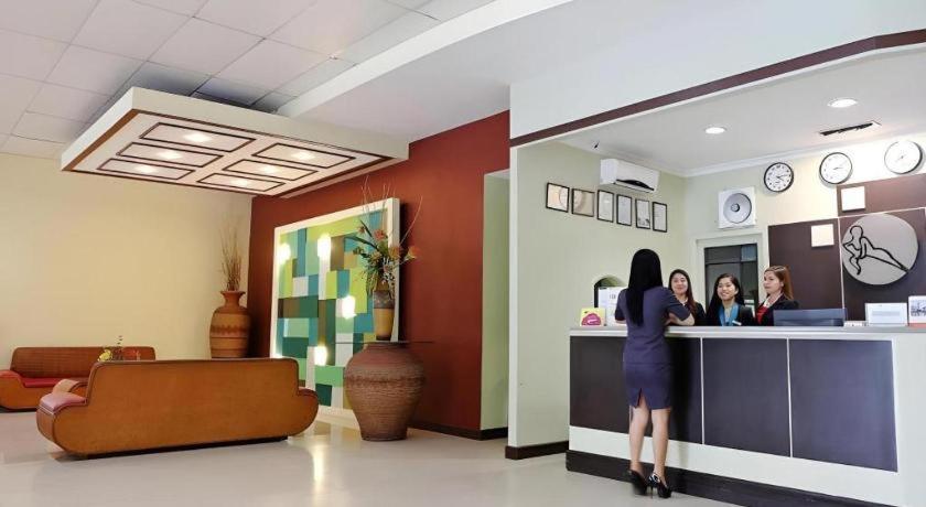 Holiday Spa Hotel Cebu Exterior foto