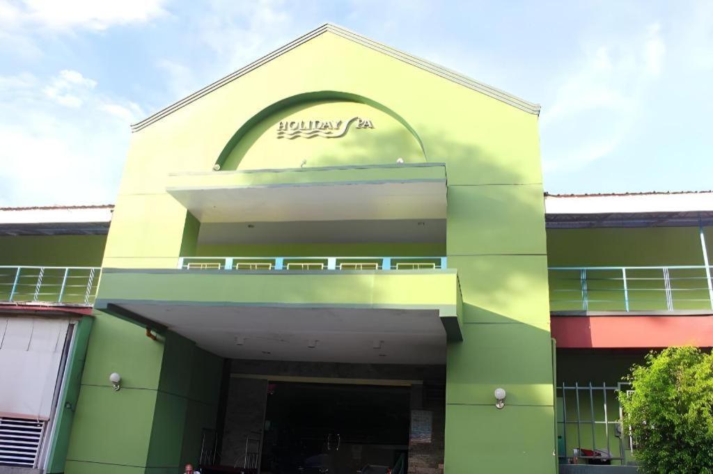 Holiday Spa Hotel Cebu Exterior foto
